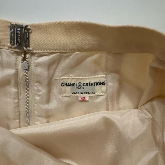 Vintage Chanel Cream Skirt - 12 - Picture 2 of 6